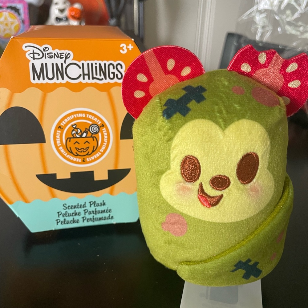 Disney Munchlings Halloween Mickey Mouse Zombie Spinach Wrap